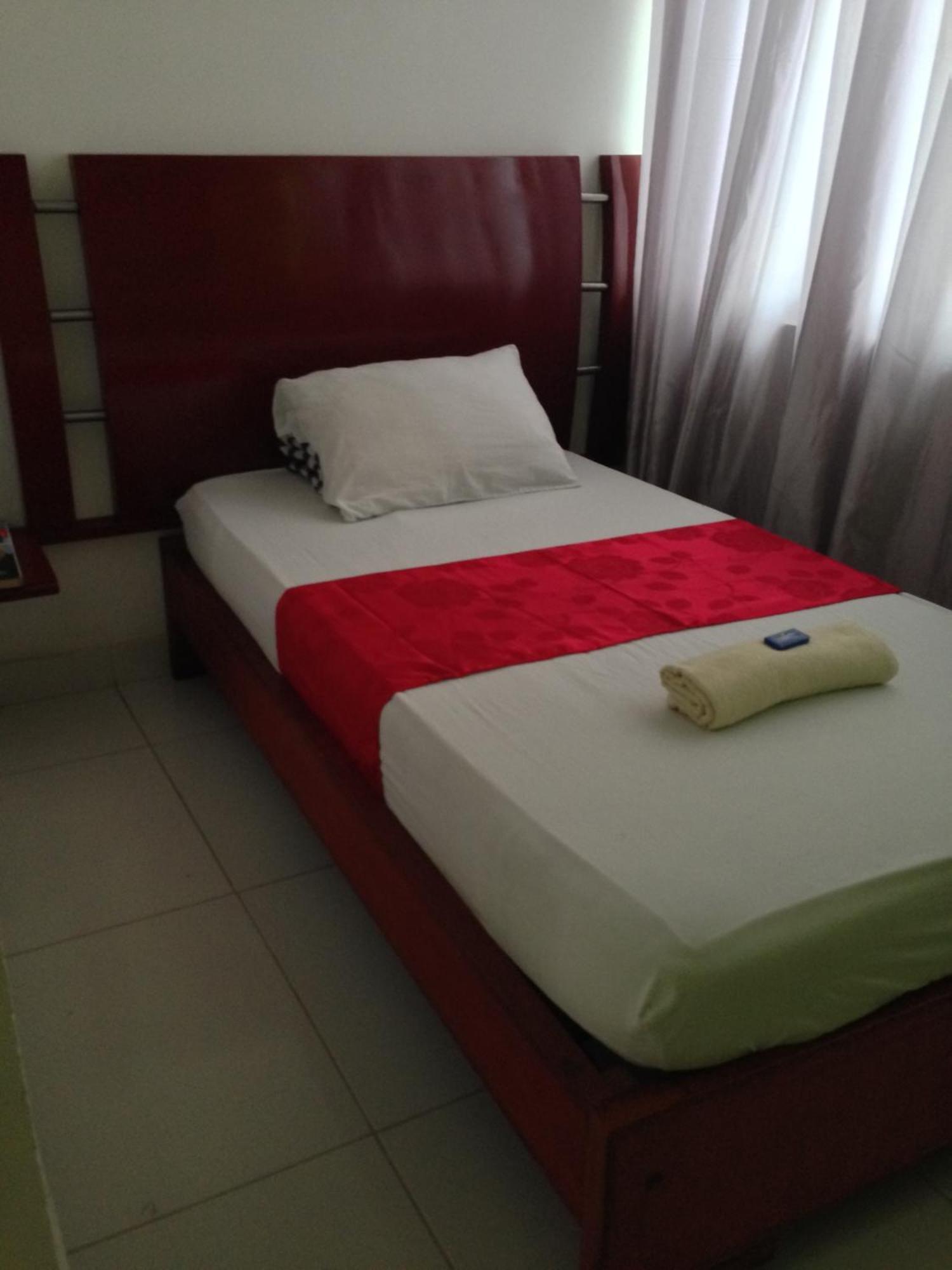 Hotel Center Plaza Plus Кукута Экстерьер фото