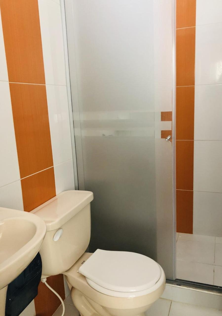 Hotel Center Plaza Plus Кукута Экстерьер фото